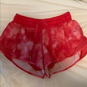 Lululemon women’s Hotty Hot Short